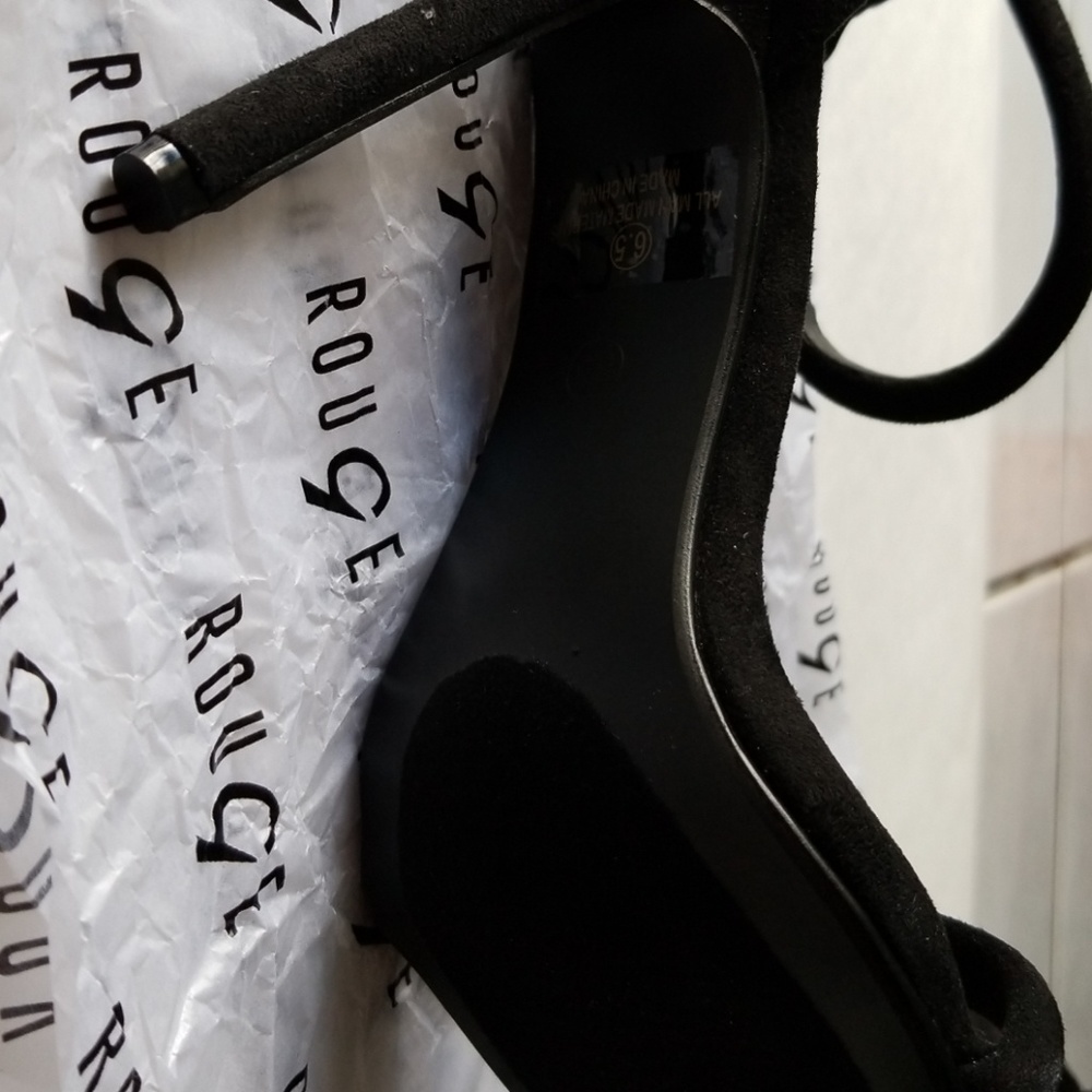Rouge Helium Heels - Picture 4 of 8